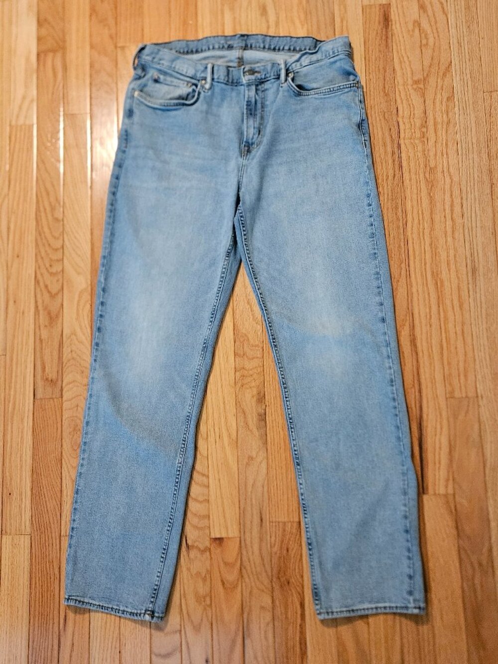 Old Navy Men's Light Wash Blue Loose Fit Jeans Size 36W/34L
